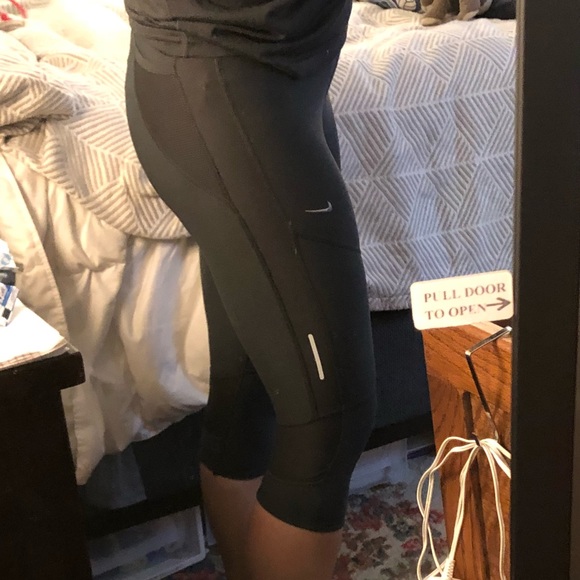 Nike dri-fit workout capris - Picture 5 of 6